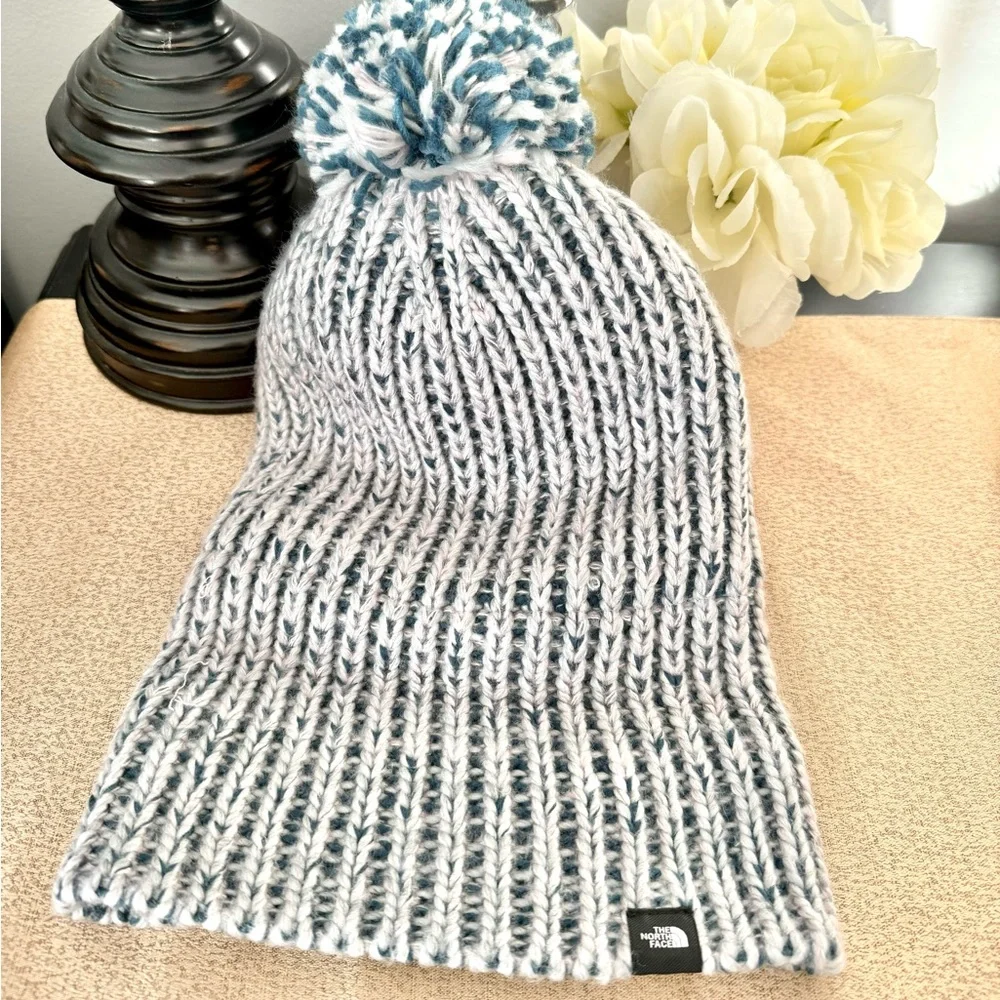 NWT The North Face Kids Youth/Junior Fleece Lined Knit Pom Beanie